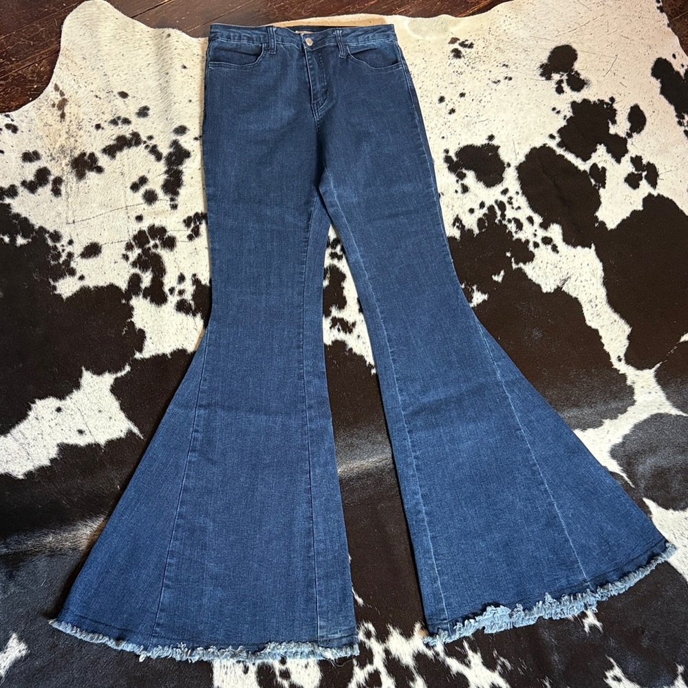 Saints & hearts bell bottom/super flare jeans size Medium